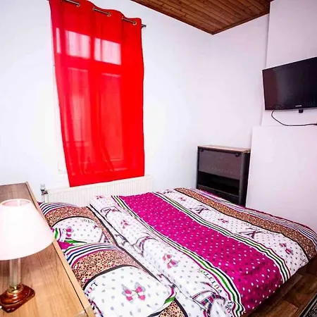 4 Bedrooms Appartement With Wifi At Liege Lägenhet *